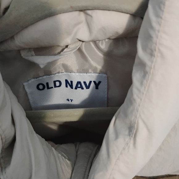 Boys Old Navy Cream Puffer Vest with Brown Accent Pockets - Picture 4 of 6